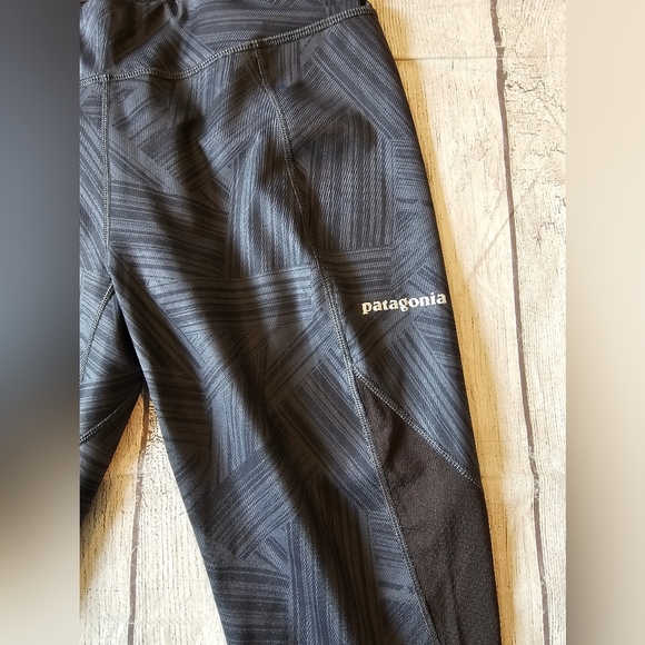 Patagonia Women's Size Small Endless Run Compression Capri Gray Black Pocket - Picture 4 of 11